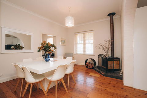 The Mudgee Merlot Gate Guesthouse - Kawana Tourism 3