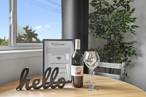 The Neo Stylish Central Apartment With Aircon Courtyard And Netflix - Kawana Tourism 1