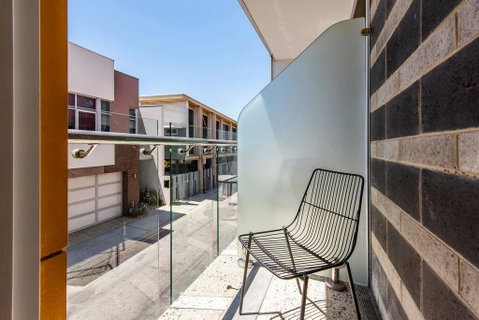 The Nest - Elegant Private Room Near The City + Roof Terrace - Kawana Tourism 2