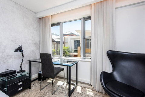 The Nest - Elegant Private Room Near The City + Roof Terrace - Kawana Tourism 1