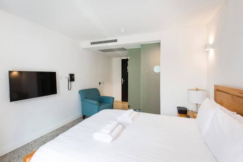 The Nest - Rustic En Suite Room Near The City And Roof Terrace - Kawana Tourism 0