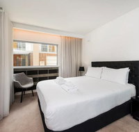 The Nest - Smart Suite on Newcastle St with Rooftop Views - Kawana Tourism