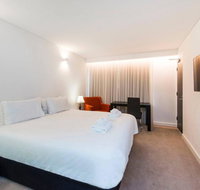 The Nest - Spacious Studio on Newcastle St with Roof Terrace - Kawana Tourism