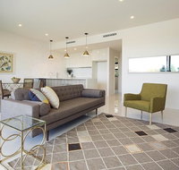 The Princess Bride - Executive 3BR Bulimba Apartment with Balcony in Central Location - Kawana Tourism