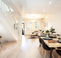 THE RENWICK - Hosted by L'Abode Accommodation - Kawana Tourism