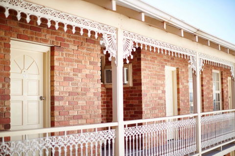 The Rose Hotel & Motel - Kawana Tourism 0