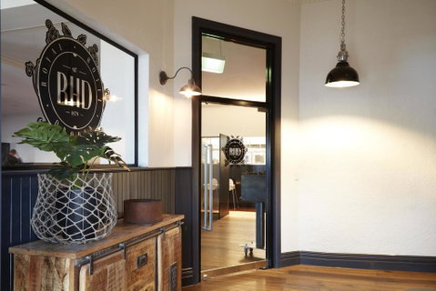 The Royal Hotel, Drouin - Kawana Tourism 0