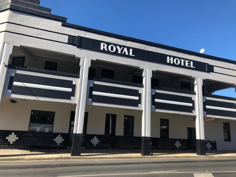 The Royal Hotel, Drouin - Kawana Tourism 1