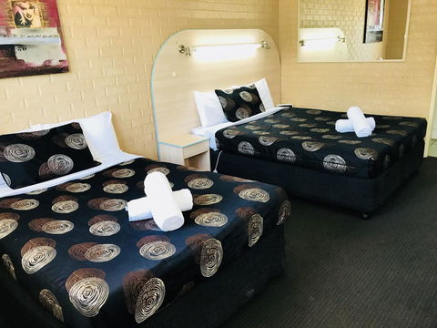 The Shamrock Hotel - Kawana Tourism 1
