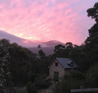 The Stone Cottage with tennis court - Kawana Tourism