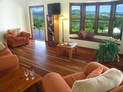 The Summit Bed & Breakfast - Kawana Tourism 0