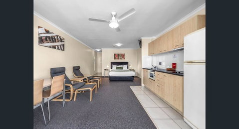 The Wellington Apartment Hotel - Kawana Tourism 2