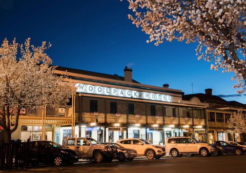 The Woolpack Hotel - Kawana Tourism 0