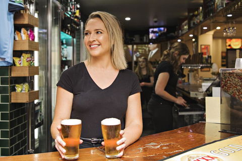 The Woolpack Hotel - Kawana Tourism 3