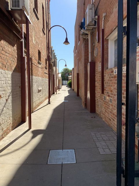 The Yarrawonga Hotel - Kawana Tourism 1