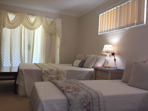Theme Parks Amituofo Guest House - Kawana Tourism 0
