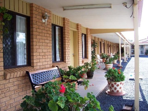 Three Ways Motel - Kawana Tourism 0