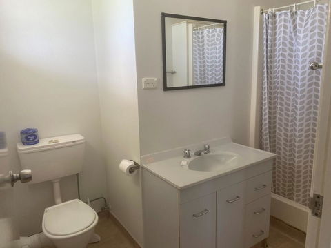 Tin Can Bay Budget Accommodation - Kawana Tourism 2