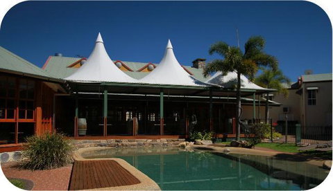 Tinaroo Lake Resort - Kawana Tourism 1