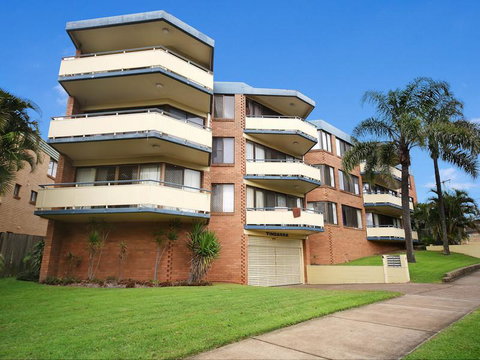 Tindarra Apartments - Kawana Tourism 1
