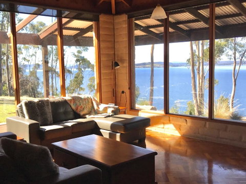 Tinderbox Cliff House - Kawana Tourism 2