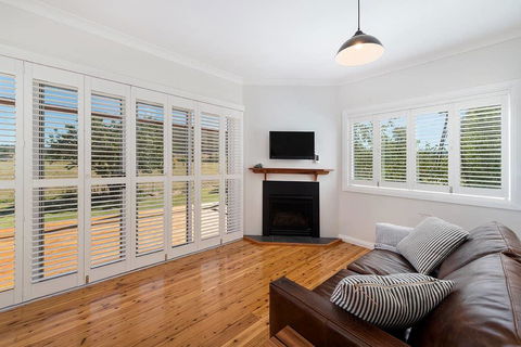 Toms Cottage - Wilgowrah -A Country Escape - Kawana Tourism 2