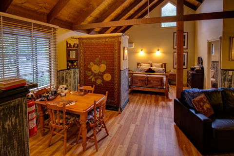 Trawool Cottages And Farmstay - Kawana Tourism 3