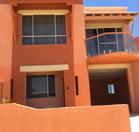 Tuscany Townhouse 3-4 - Kawana Tourism