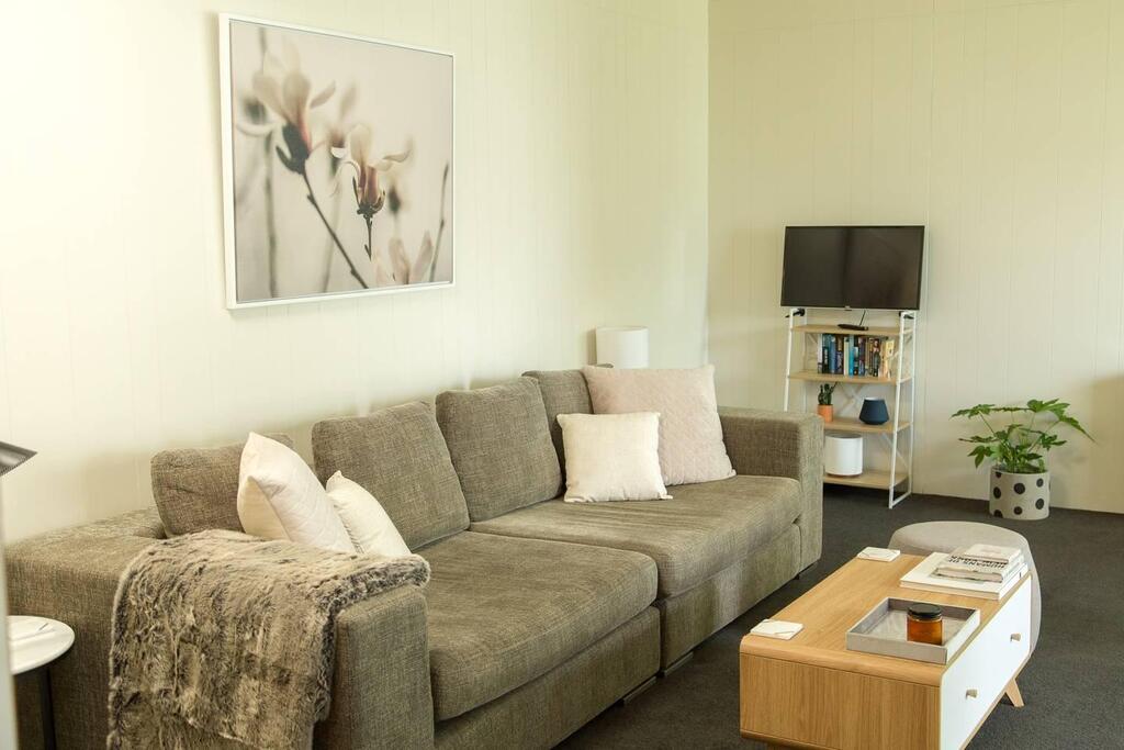 Oakdowns TAS Kawana Tourism