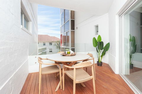 ULTIMATE BONDI LIVING - Kawana Tourism 2
