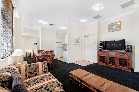 ULTIQA Rothbury Hotel - Kawana Tourism 3