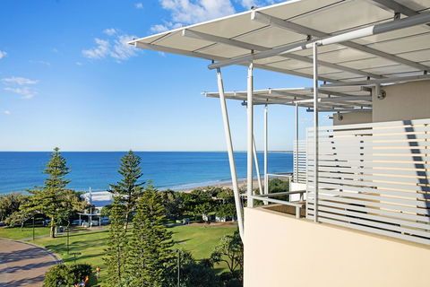 ULTIQA Shearwater Resort - Kawana Tourism 2