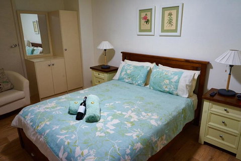 Underground Bed & Breakfast - Kawana Tourism 1