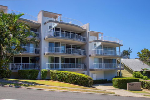 Unit 2 Point Break Apartments, 1-3 Point Arkwright, Linen Incl - Kawana Tourism 1