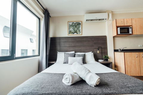UNO Hotel Sydney - Kawana Tourism 0