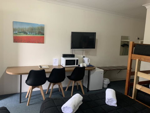 Valley View Motel - Kawana Tourism 1