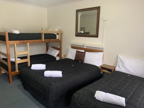 Valley View Motel - Kawana Tourism 3