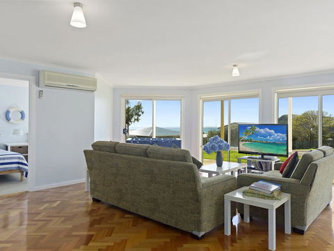 VALLEY VIEWS - 10 Valley Heights Drive - Kawana Tourism 3