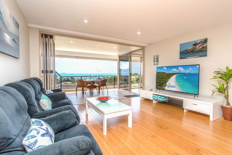 VIEWS ON ELSHEBY - Kawana Tourism 0