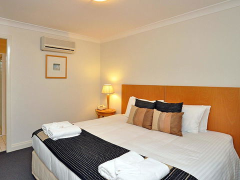 Villa Executive 2br Valley Views Resort Condo Located Within Cypress Lakes Resort (nothing Is More Central) - Kawana Tourism 3