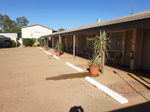 Warrego Motel - Kawana Tourism 1