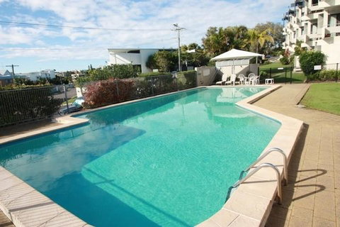 Warroo Apartments - Kawana Tourism 1