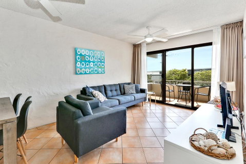 Warroo Apartments - Kawana Tourism 3