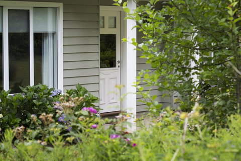 Amelina Cottages - Kawana Tourism 36