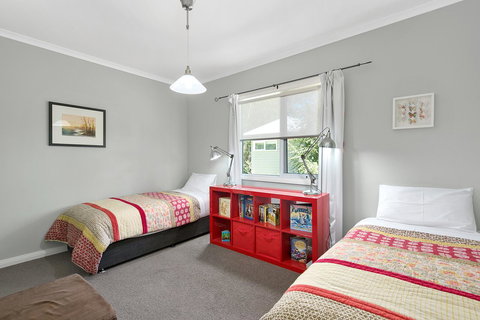 Amelina Cottages - Kawana Tourism 12