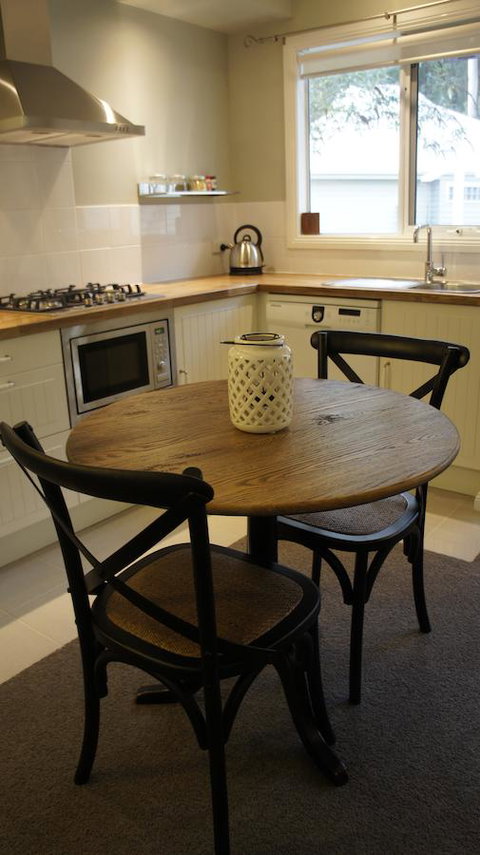 Amelina Cottages - Kawana Tourism 22