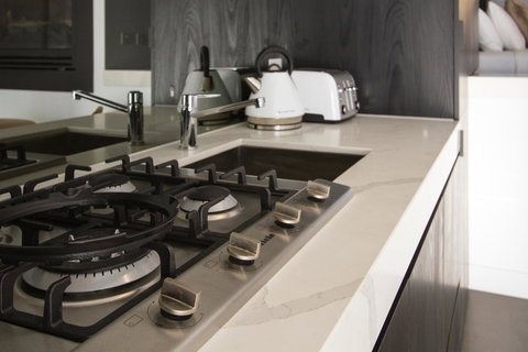 Hepburn Springs Escape - Kawana Tourism 12