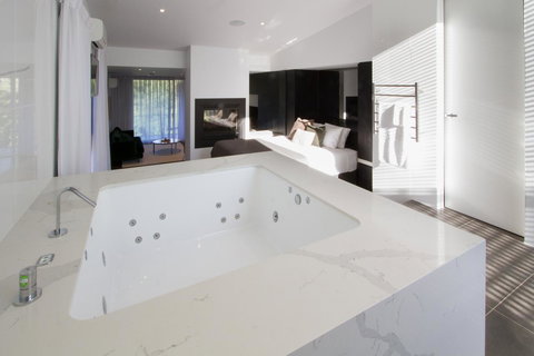 Hepburn Springs Escape - Kawana Tourism 10