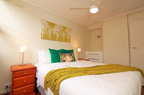 Colour Pop Fitzroy - 3 Bedroom Pet Friendly - Kawana Tourism 14