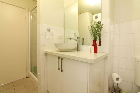 Colour Pop Fitzroy - 3 Bedroom Pet Friendly - Kawana Tourism 20